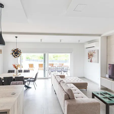 בית נופש Cozy In Primorski Dolac With Wifi