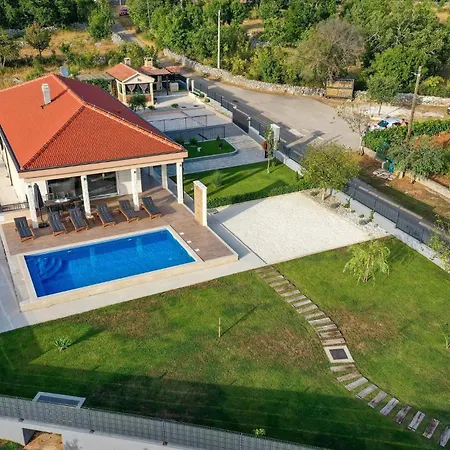 Cozy In Primorski Dolac With Wifi בית נופש