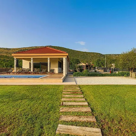 Cozy In Primorski Dolac With Wifi בית נופש *