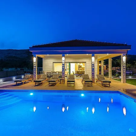 Cozy In Primorski Dolac With Wifi בית נופש Primorski Dolac