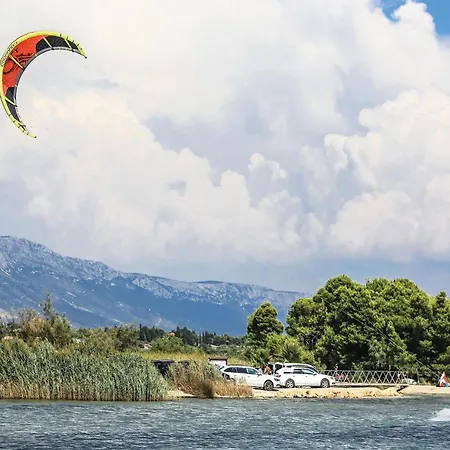 בית נופש Cozy In Primorski Dolac With Wifi *