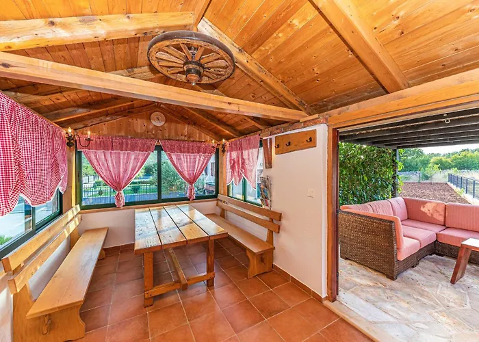 Cozy In With Wifi Ferienhaus Primorski Dolac